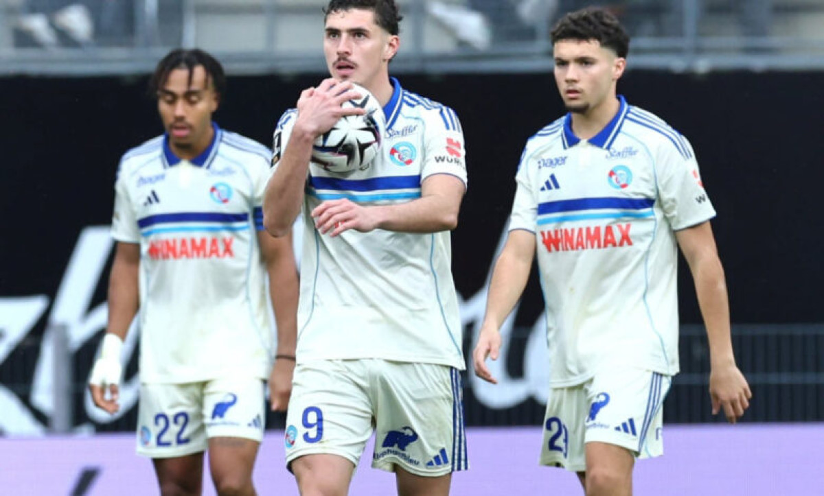 RC Strasbourg : Ce départ surprise vers l'Angleterre pourrait fragiliser la deuxième partie de saison! RC Strasbourg : Ce départ surprise vers l'Angleterre pourrait fragiliser la deuxième partie de saison! | Homme Du Match