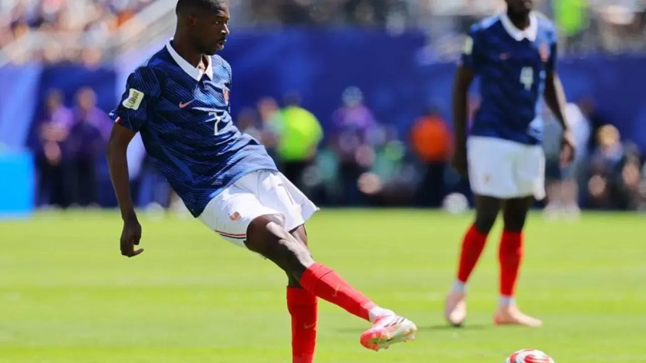 Ousmane Dembélé se fait recadrer par un ancien de l'équipe de France et ça chauffe ! Ousmane Dembélé se fait recadrer par un ancien de l'équipe de France et ça chauffe ! | Homme Du Match