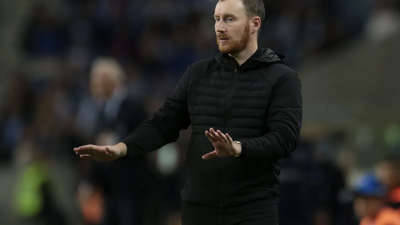 ASSE : Ian Cathro prend une décision forte et annule un match ! ASSE : Ian Cathro prend une décision forte et annule un match ! | Homme Du Match